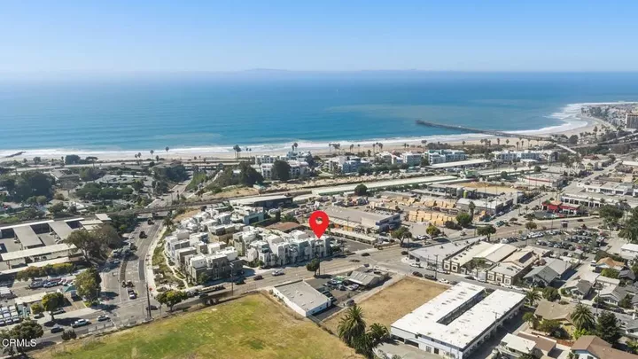 Property Photo: 1230 E Thompson Boulevard 101 CA 93001