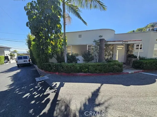Property Photo:  1599 Sunset Plaza Drive  CA 90069 
