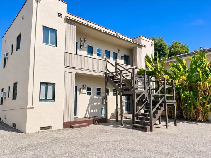 Property Photo:  264 Glenarm Street East 1  CA 91106 