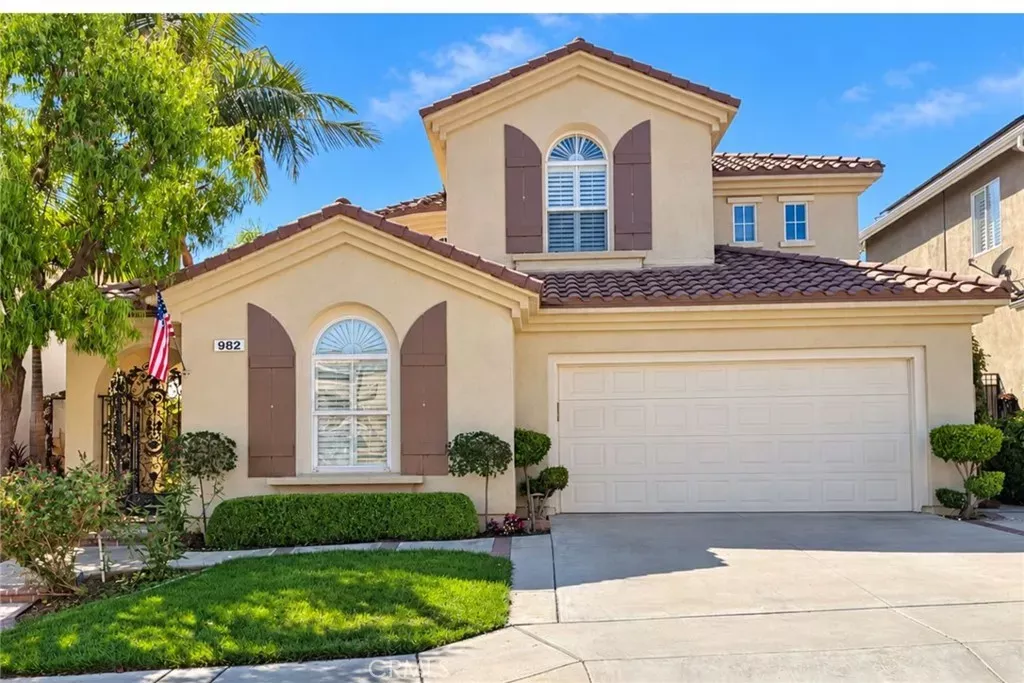 Property Photo:  982 Spyglass  CA 92870 