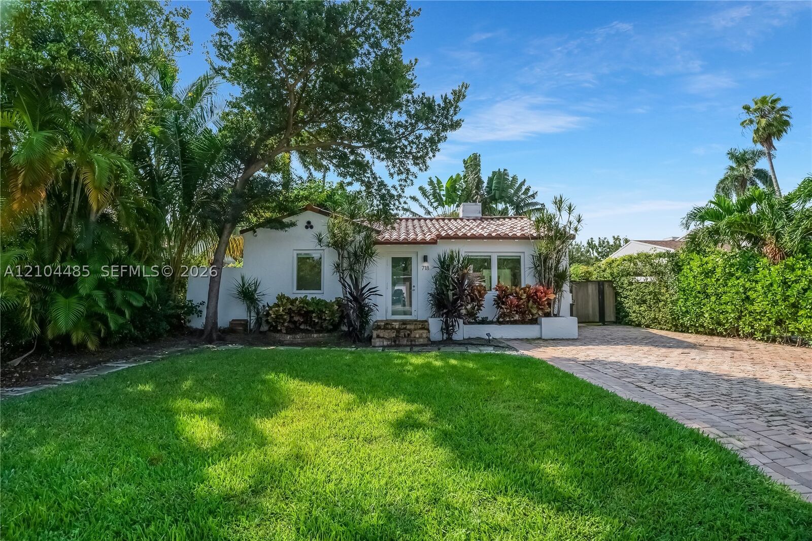 Property Photo:  718 NE 87th Street  FL 33138 