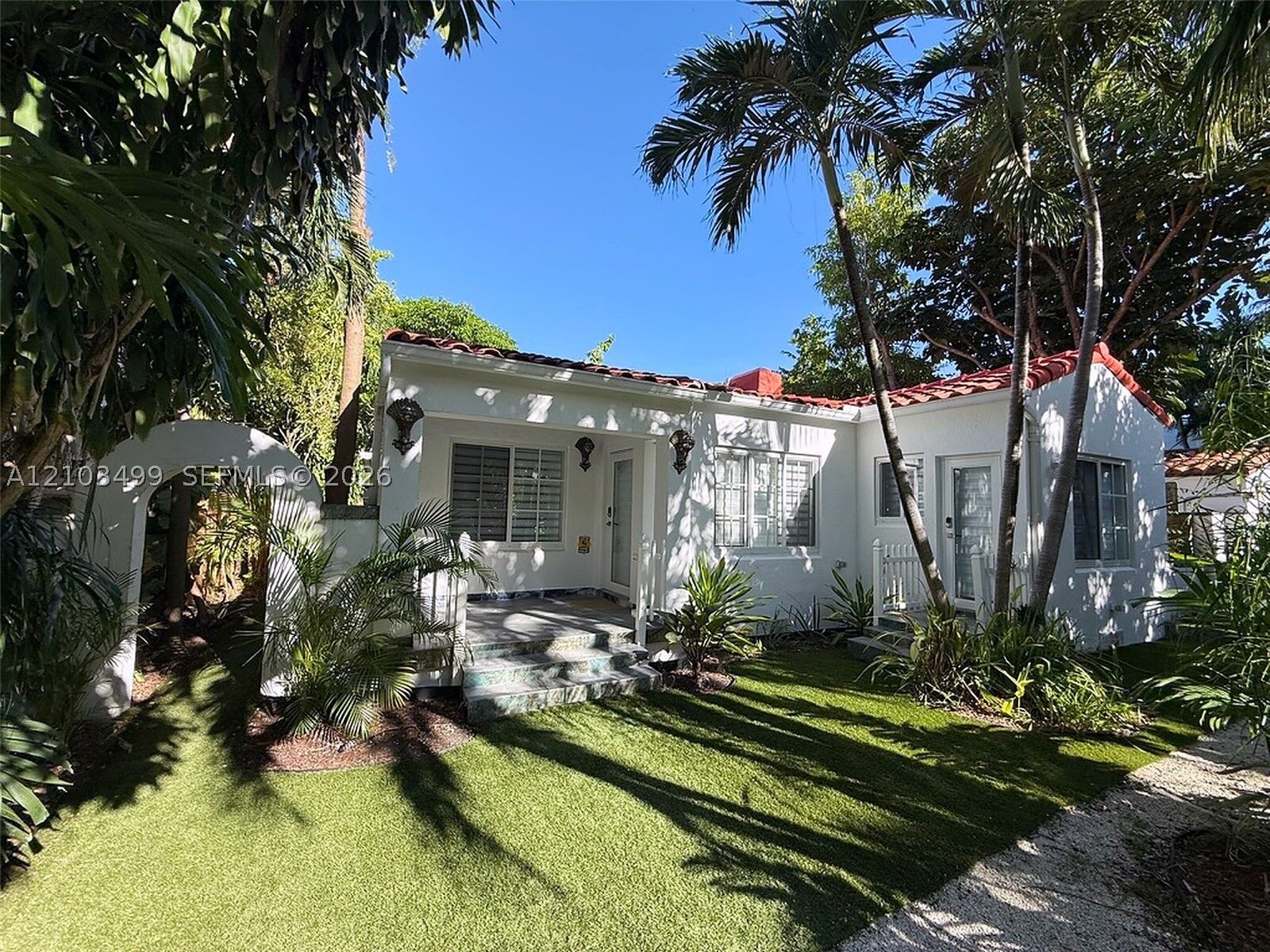 Property Photo:  719 Lenox Ave  FL 33139 