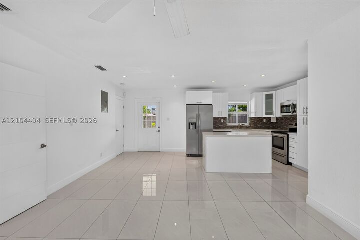 Property Photo:  6040 NE 6th Ave  FL 33334 