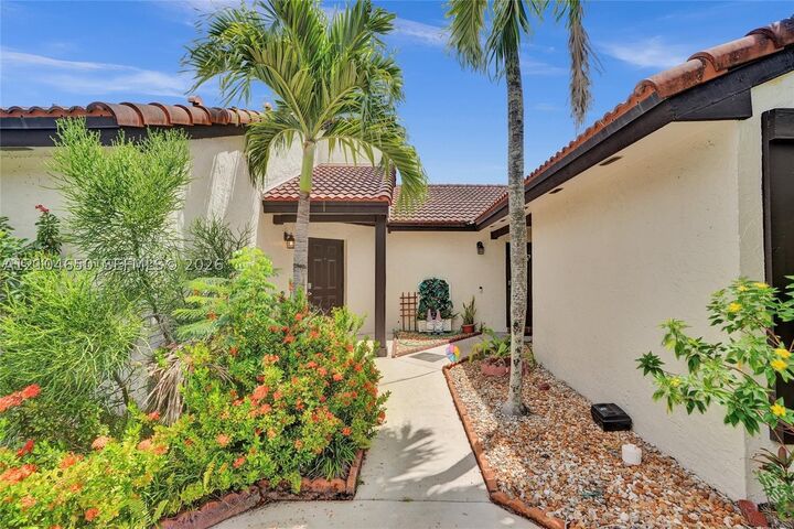 Property Photo:  14945 SW 49th Ln 6E  FL 33185 