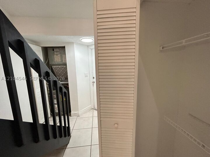 Property Photo:  