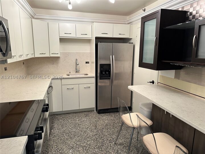 Property Photo:  6039 Collins Ave 815  FL 33140 
