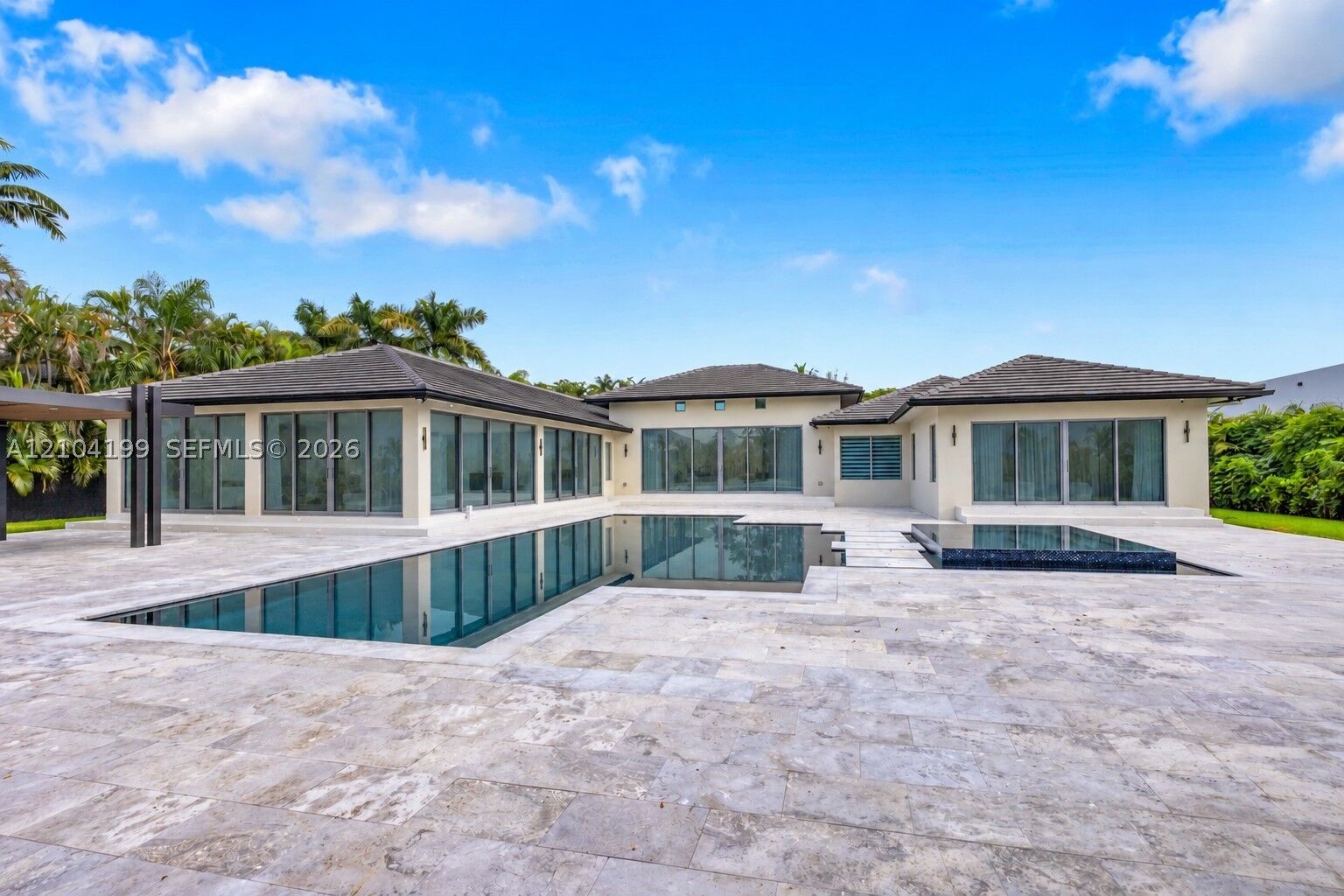 Property Photo: 11240 SW 95th St FL 33176