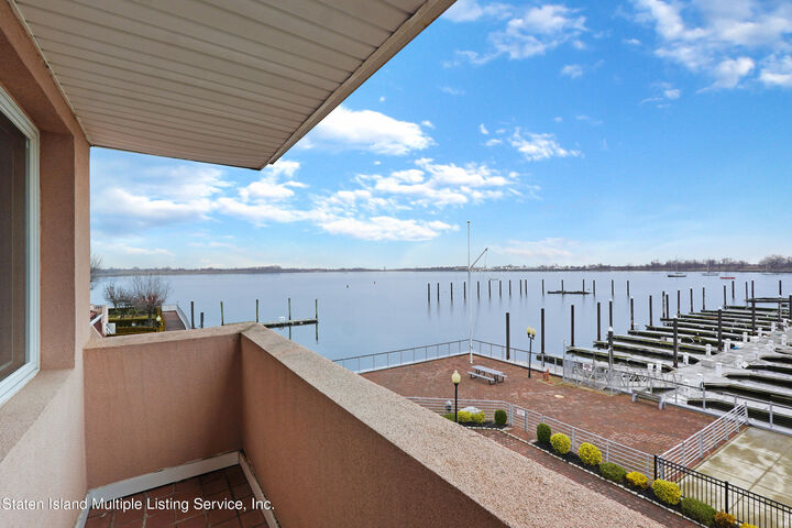 Property Photo: 42 Harbour Court NY 10308