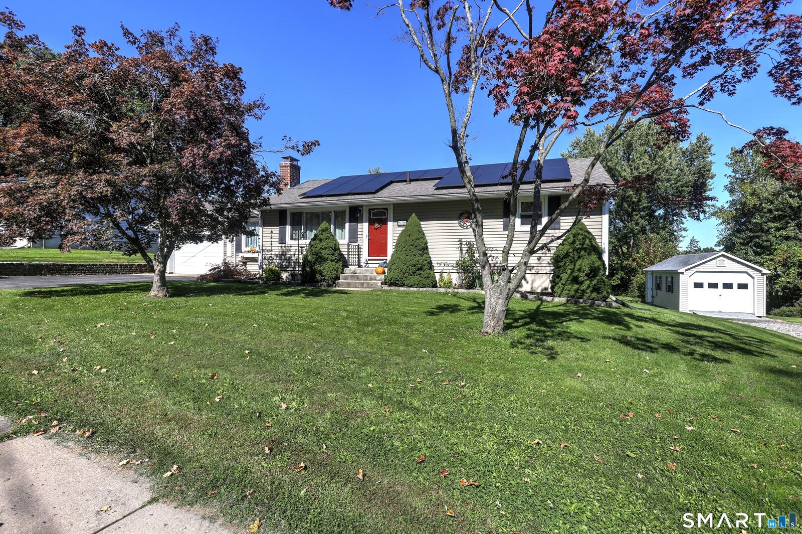Property Photo:  526 Westfield Street  CT 06457 
