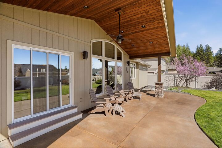 Property Photo: 202 E Alexa Ct WA 99208