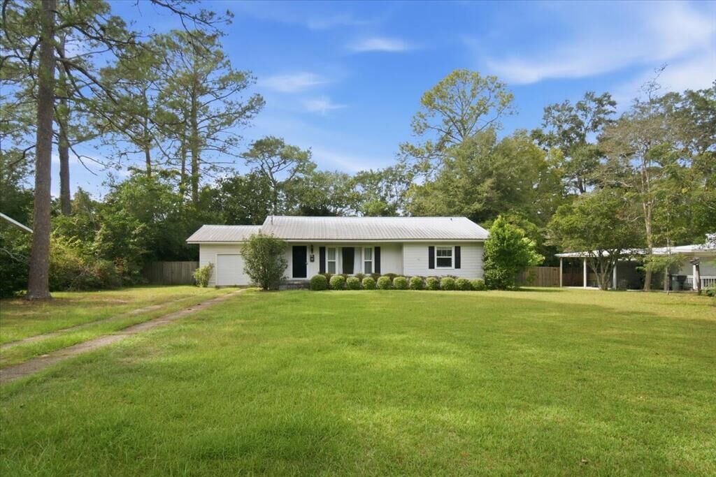 Property Photo:  513 Gardenia Drive  AL 36303 