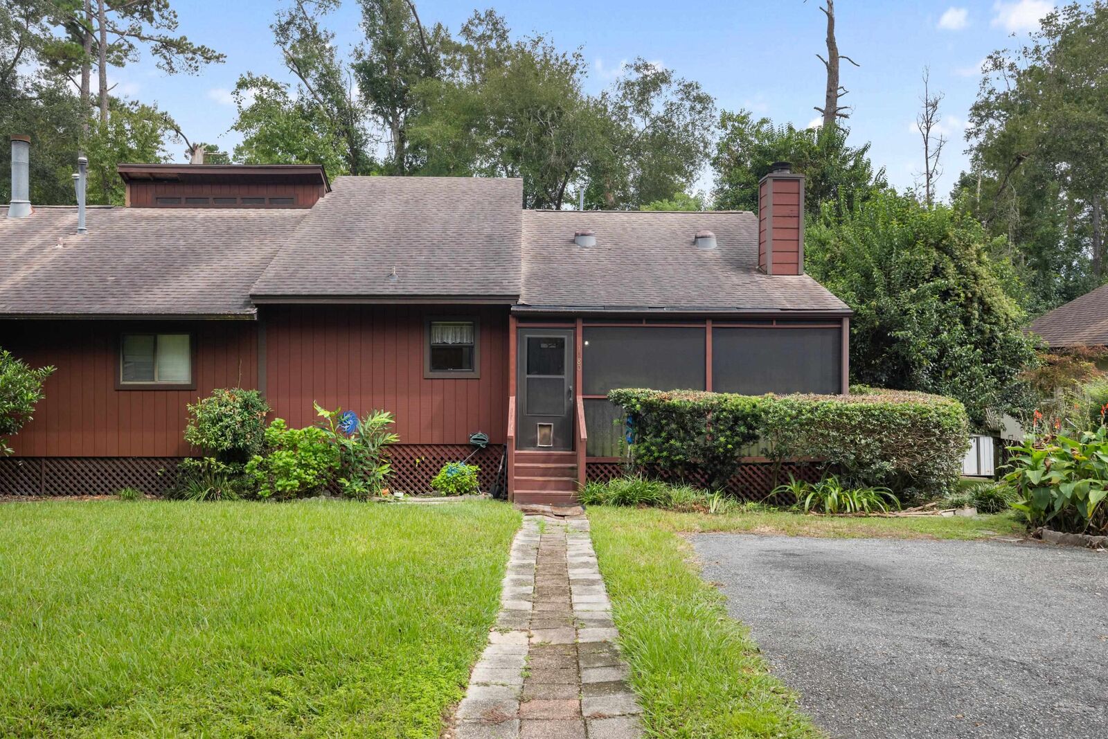 Property Photo: 1480 Twin Lakes Circle FL 32311