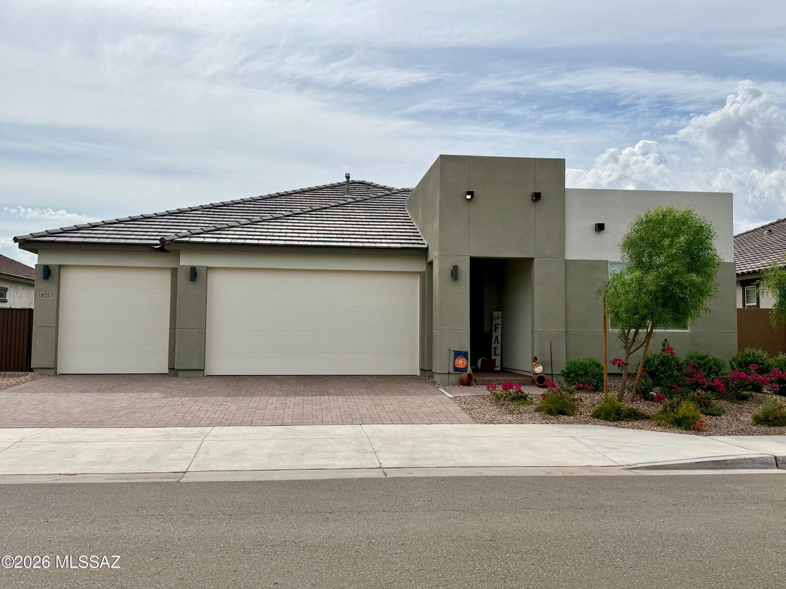 Property Photo:  18357 W Mohave Street  AZ 85338 