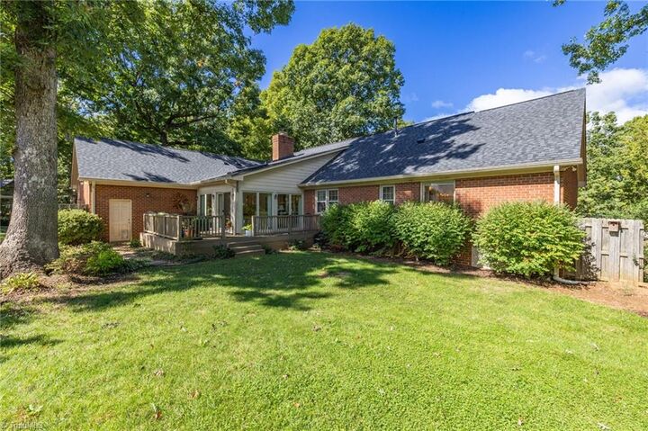Property Photo: 4607 Kenbridge Drive NC 27410