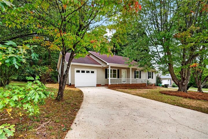 Property Photo:  1001 Kings Arms Court  NC 27262 