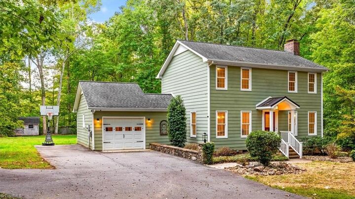 Property Photo: 2717 Oak Hollow Drive NC 27205