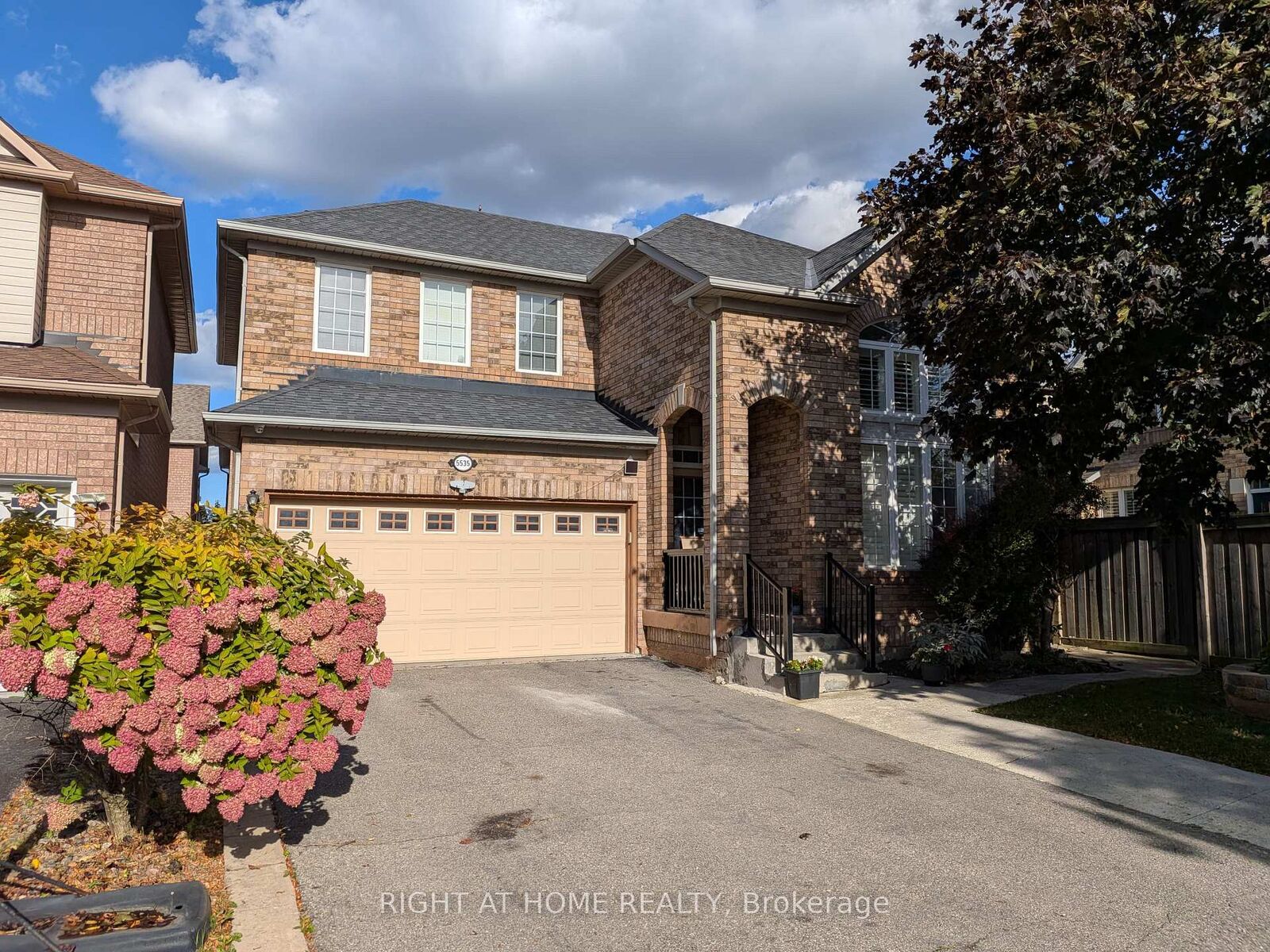 Property Photo: 5535 Bridgeport Gate Bsmnt. ON L5M 6N1