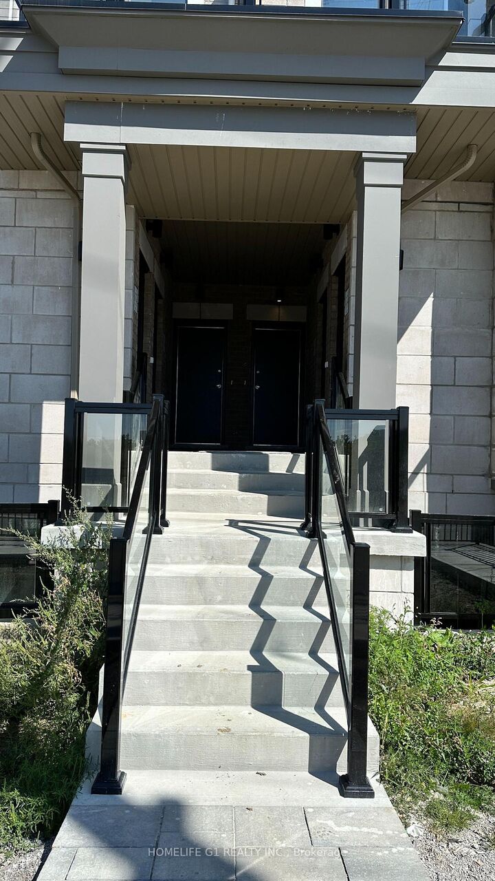 Property Photo: 30 Halliford Place 213 ON L6P 4R1