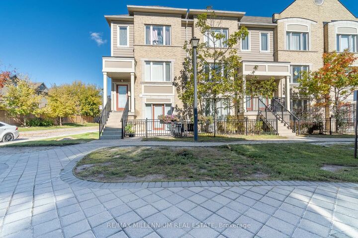 Property Photo:  5650 Winston Churchill Boulevard 62  ON L5M 0L8 