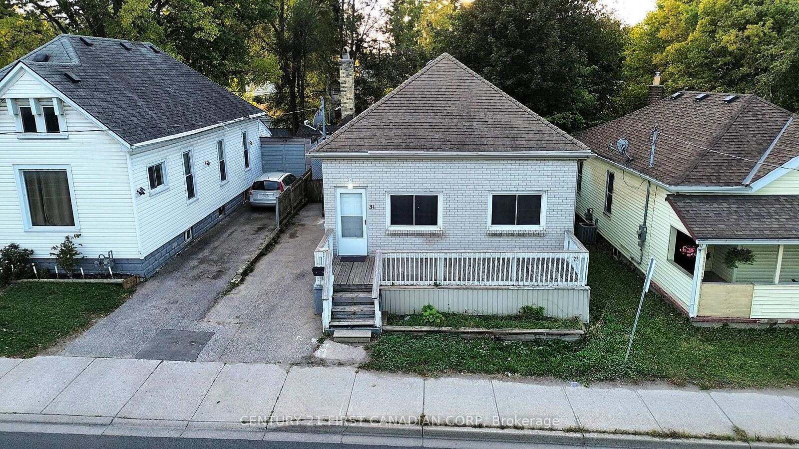Property Photo: 31 Adelaide Street S Lower ON N5Z 3K1