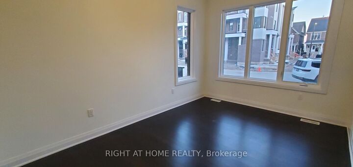 Property Photo:  18 Kings Hill Drive  ON L7A 0B8 