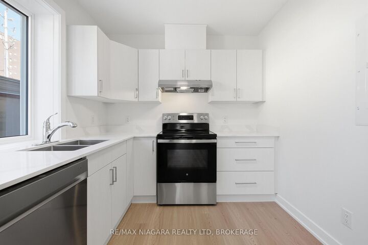 Property Photo:  140 Church Street 103  ON L2R 3E4 