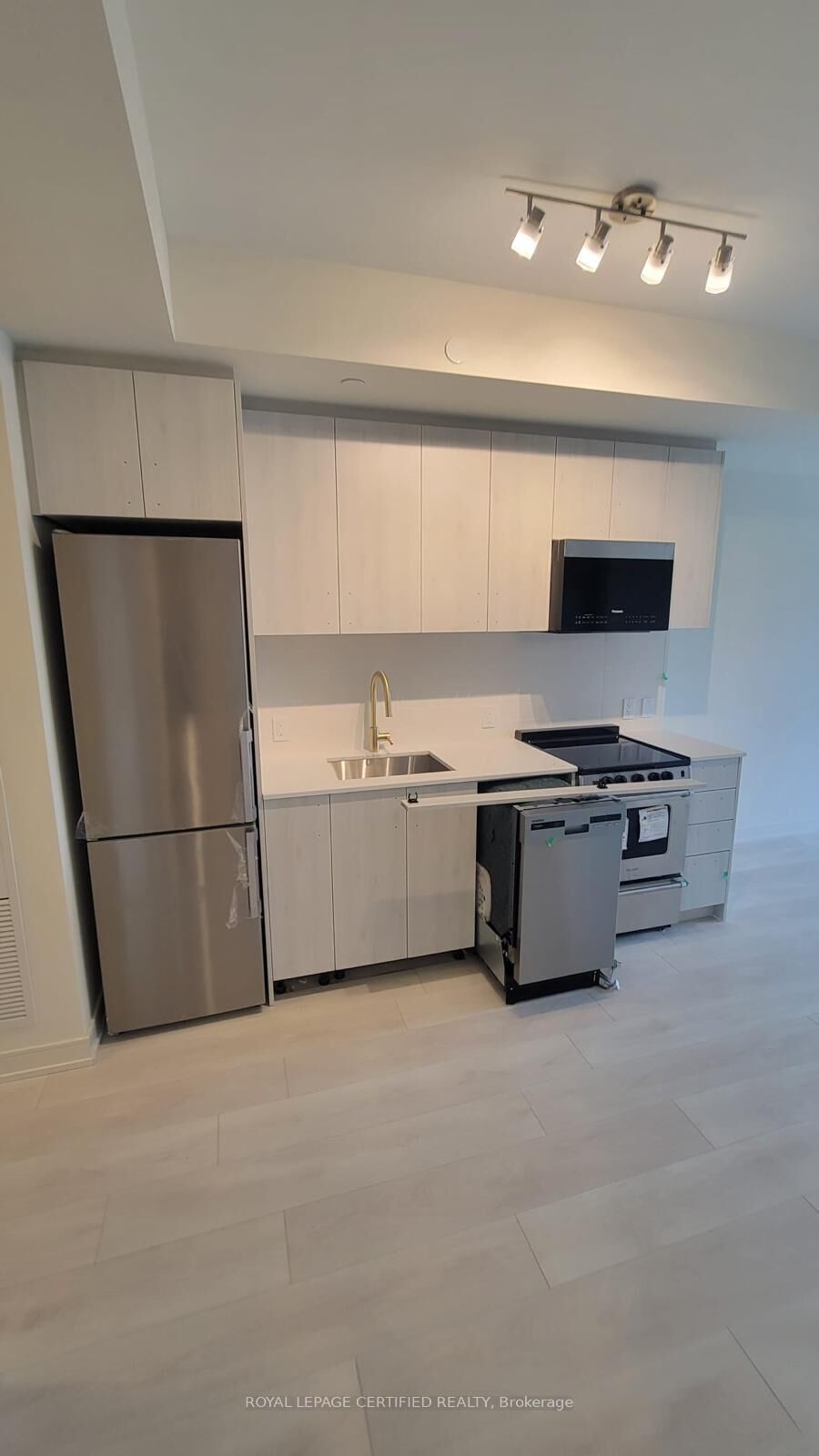 Property Photo:  8010 Derry Road 212  ON L9T 9N3 