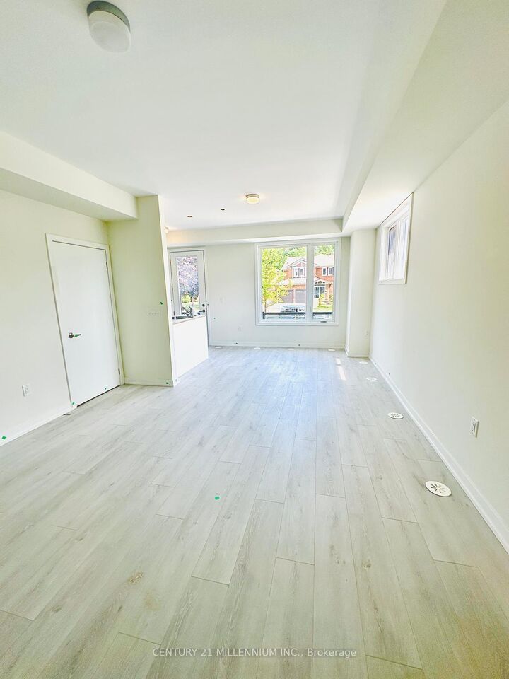 Property Photo:  3538 Colonial Drive 23  ON L5L 0C1 