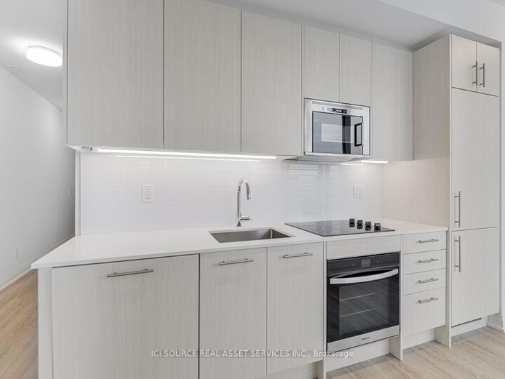 Property Photo: 286 Main Street 905 ON M4C 5K7