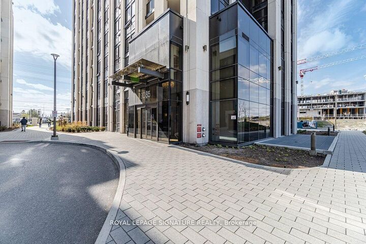 Property Photo: 9085 Jane Street 108 ON L4K 0L8