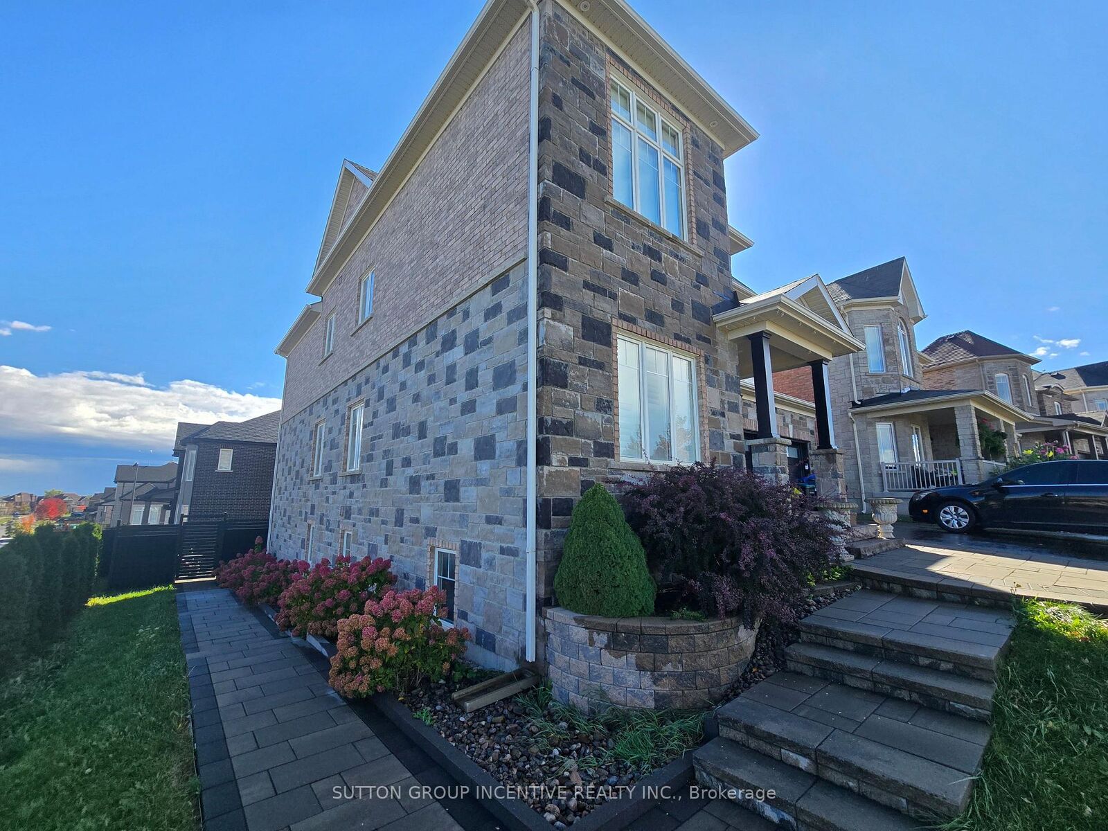 Property Photo: 1415 Lormel Gate Avenue ON L0L 1W0