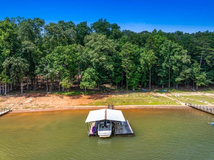 Property Photo: 415 Kenwood Drive SC 29693