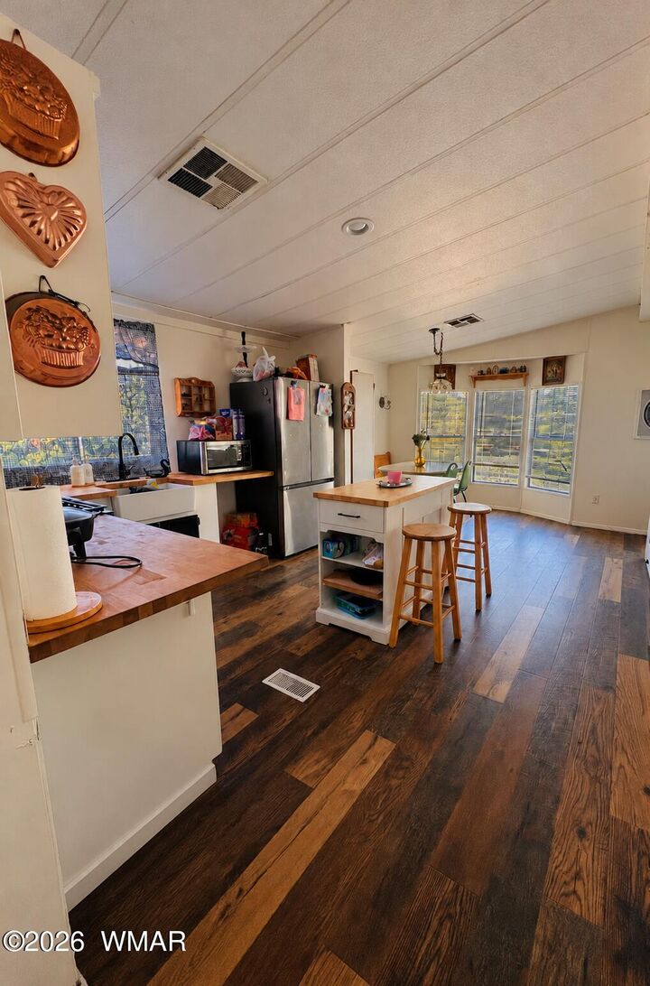 Property Photo: 327 Edwardo Avenue AZ 86025