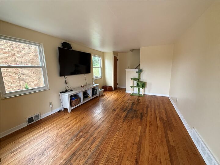 Property Photo: 1366 Broadway Ave PA 15035