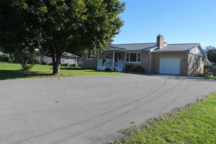 Property Photo: 44 Valley View Dr PA 16142