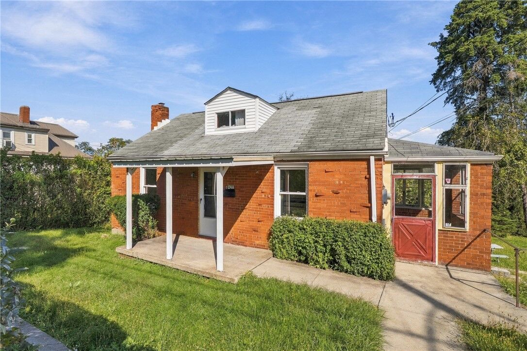 Property Photo: 428 Grandview Ave PA 15122