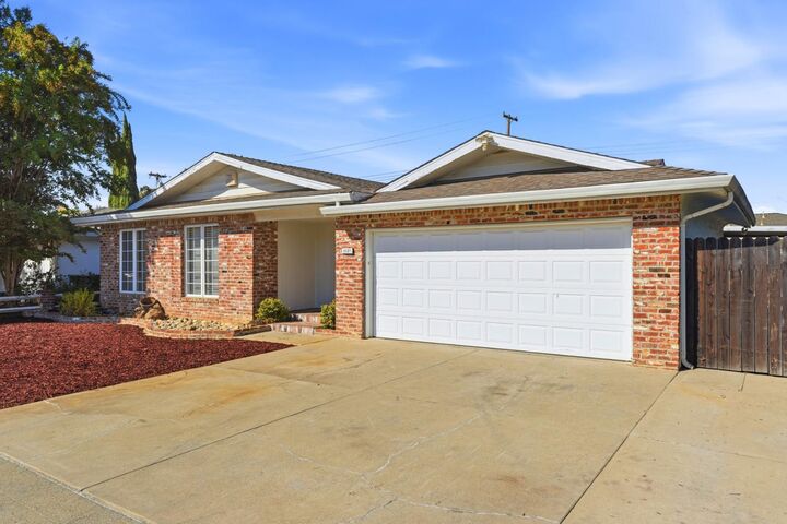 Property Photo:  2127 Tracy Place  CA 95242 
