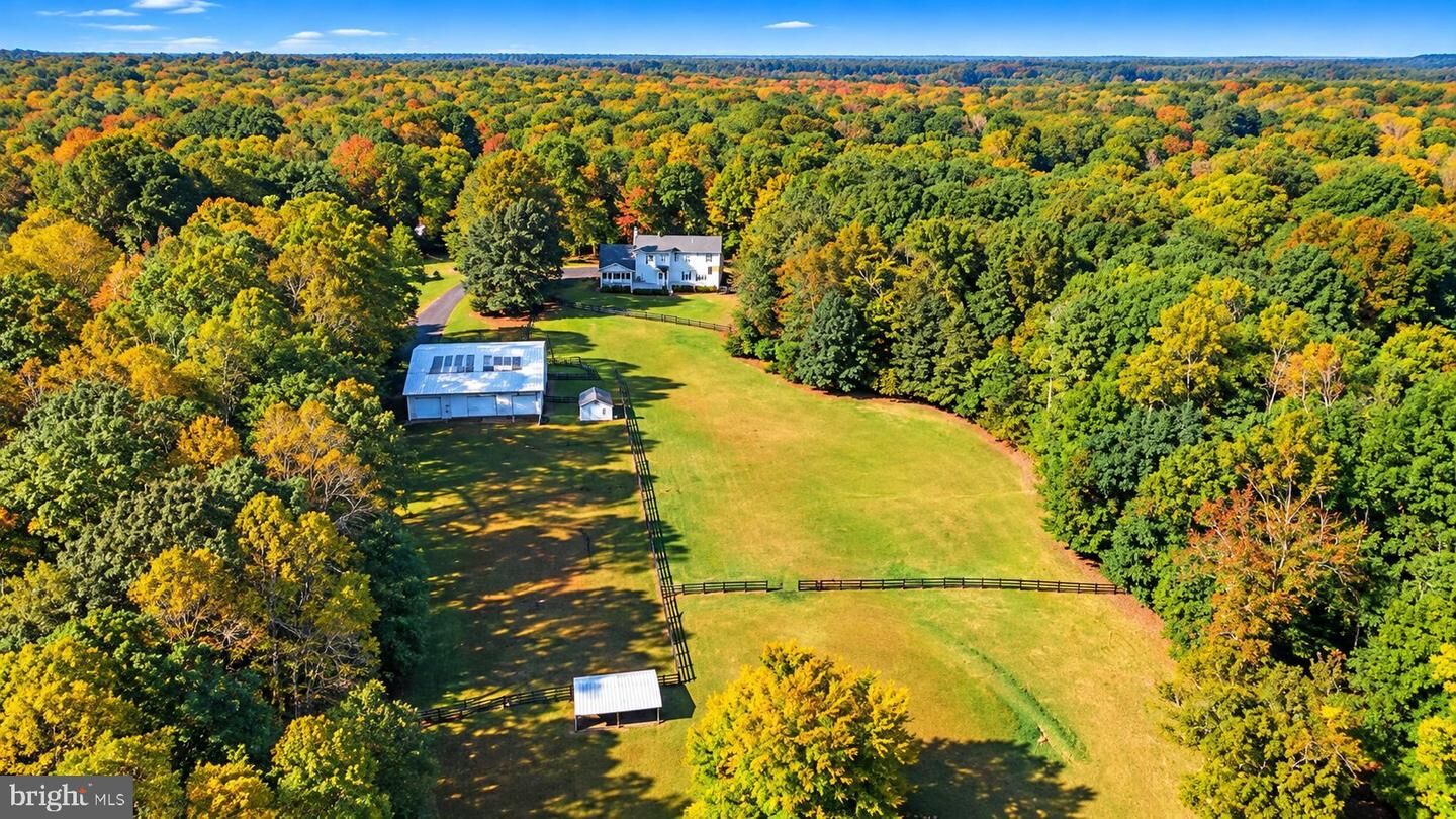 Property Photo: 198 Lakeland Road VA 22556