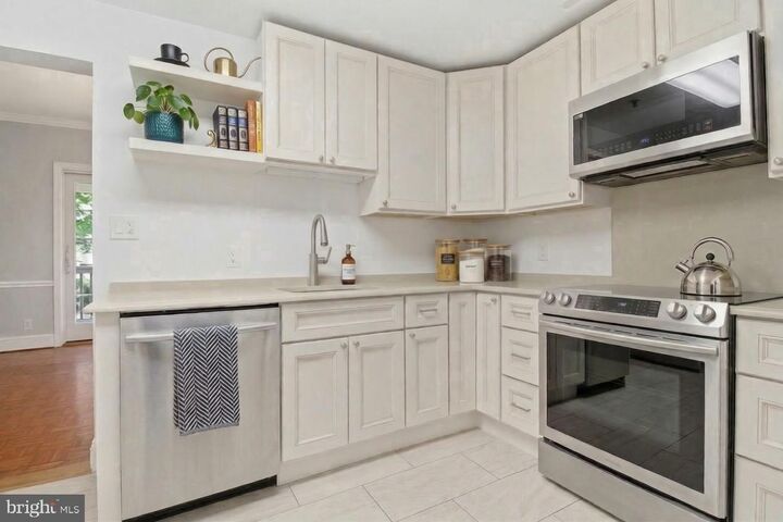 Property Photo:  8101 Connecticut Avenue N-304  MD 20815 