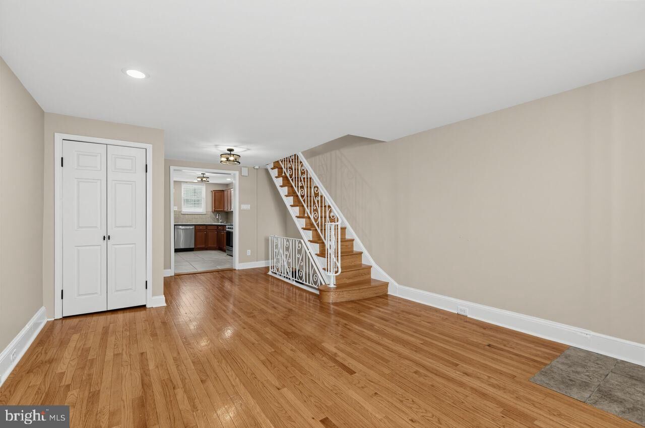 Property Photo: 2405 S Warnock Street PA 19148