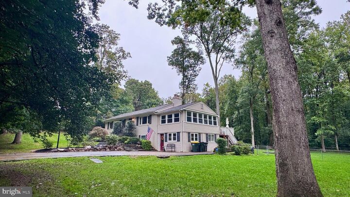 Property Photo:  4709 Holly Avenue  VA 22030 