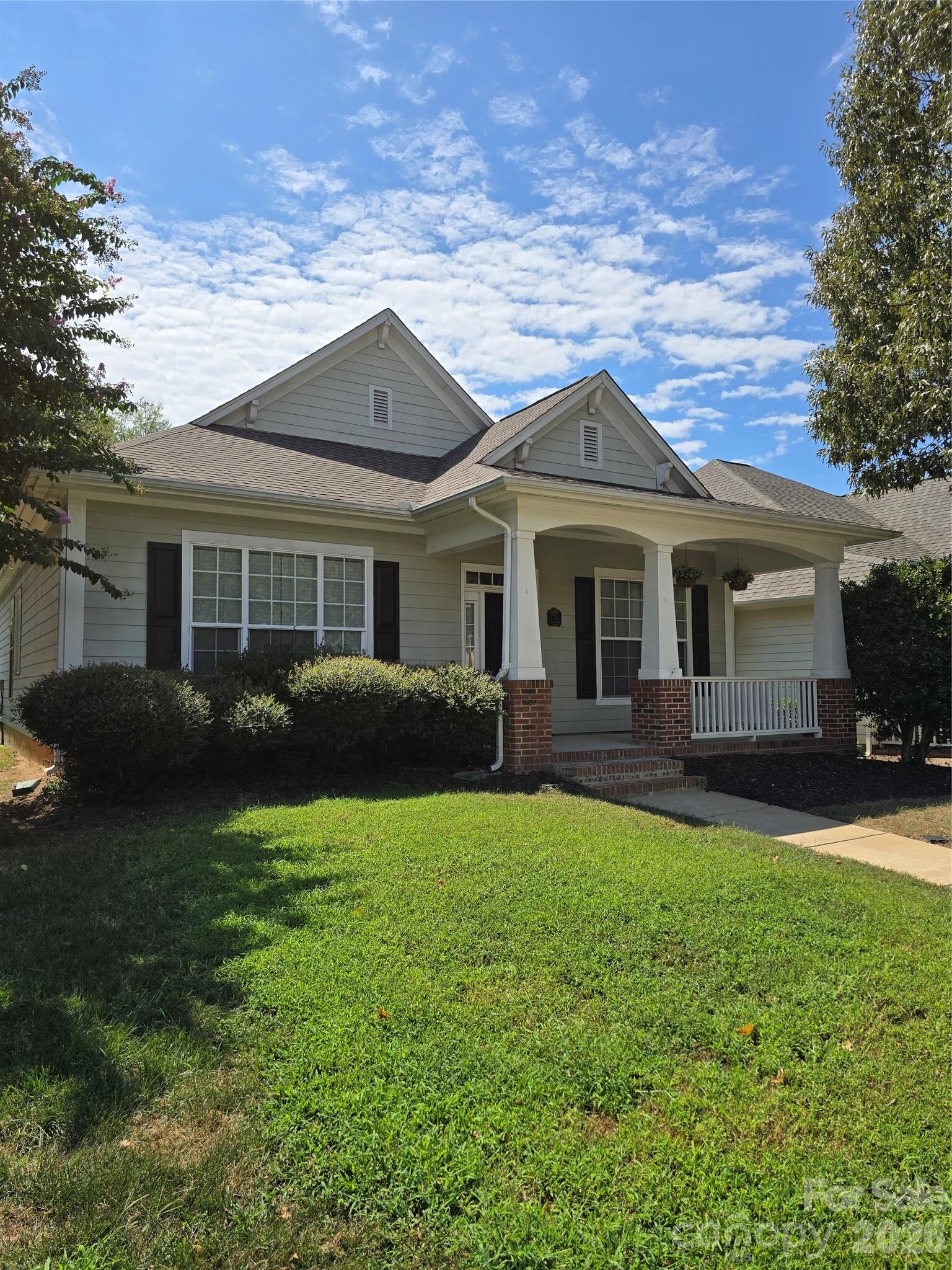Property Photo:  1121 Gainsborough Drive  NC 28104 