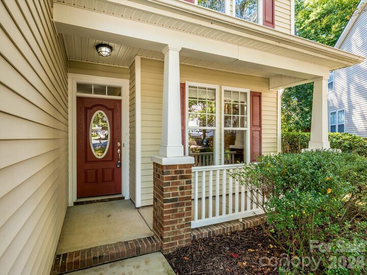 Property Photo: 9833 Coatbridge Drive NC 28269