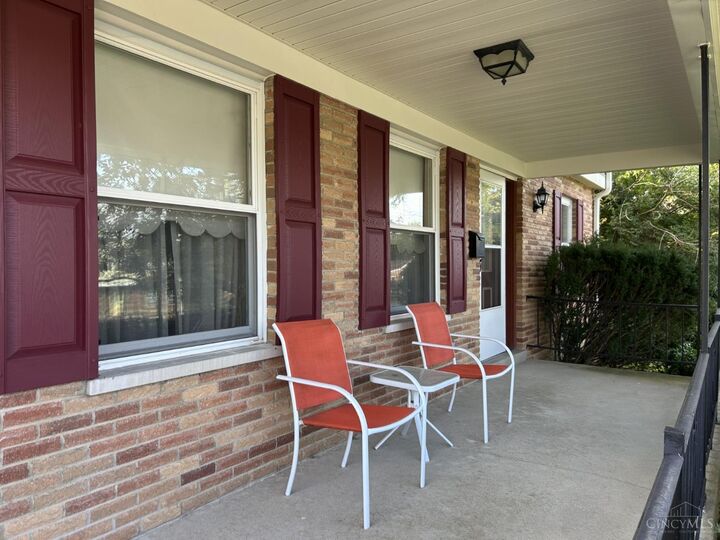 Property Photo: 5497 Belcross Court OH 45238