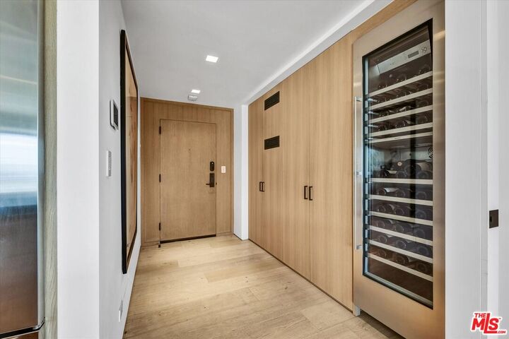 Property Photo: 999 N Doheny Dr, Unit Ph1 CA 90069
