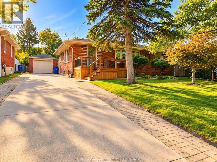 Property Photo: 10 Birchwood Street ON N7M 3Y6