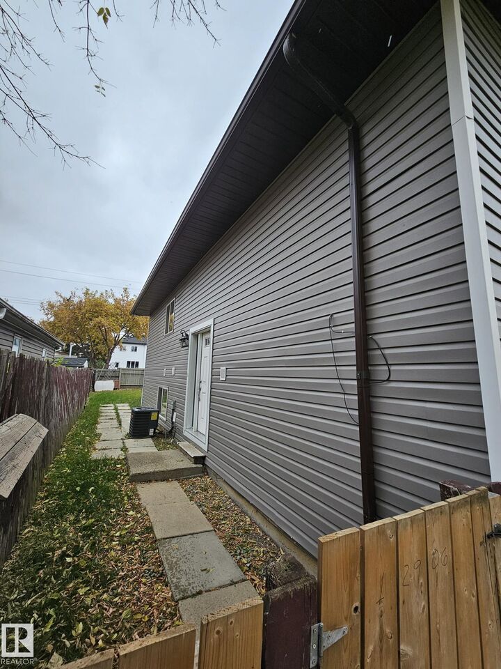 Property Photo:  12906-12908 68 Street NW  AB T5C 0E8 