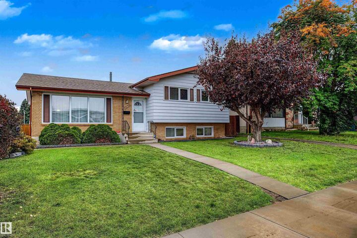 Property Photo:  7336 147 Avenue NW  AB T5C 2T2 