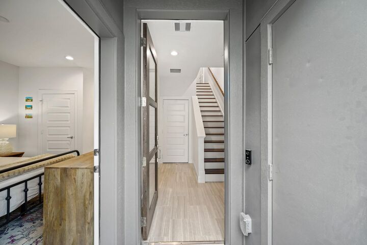 Property Photo: 2709 Clinton Drive TX 77020