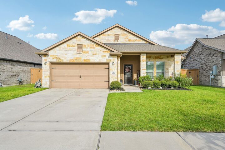 Property Photo:  2513 Bayrose Drive  TX 77568 